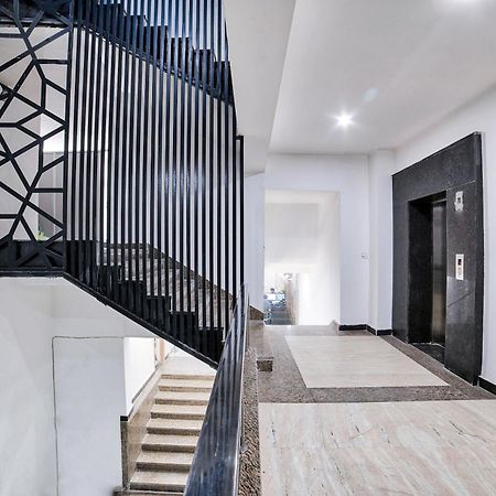 Hotel O Crown Residency Faridábád Kültér fotó