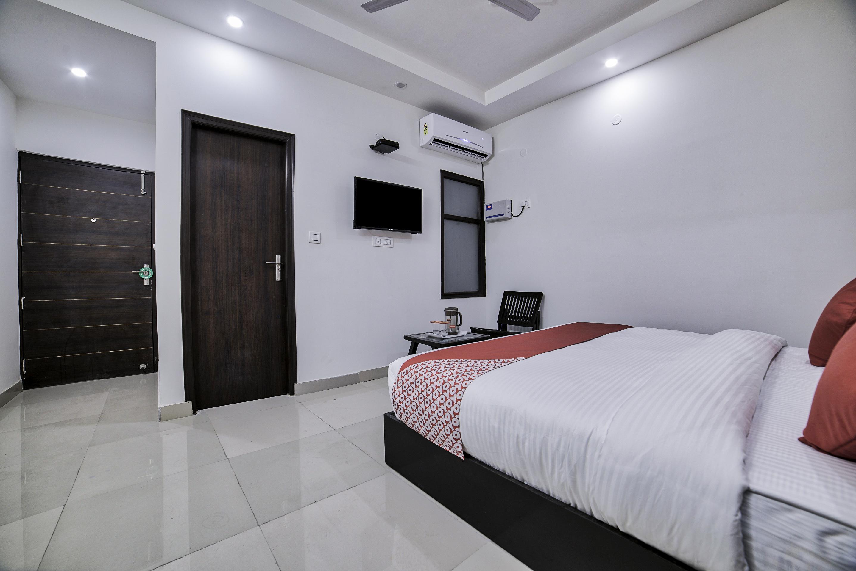 Hotel O Crown Residency Faridábád Kültér fotó