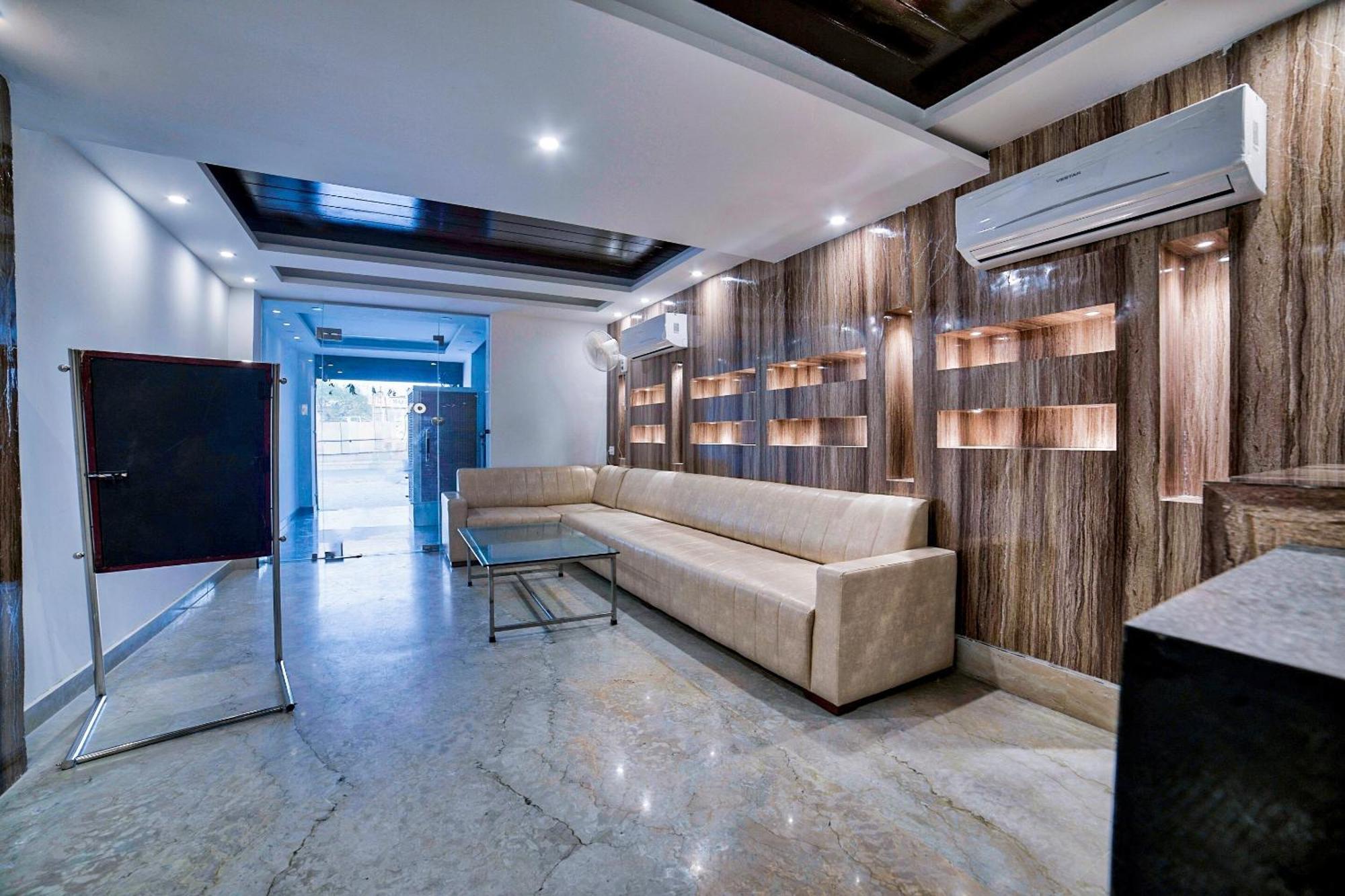 Hotel O Crown Residency Faridábád Kültér fotó